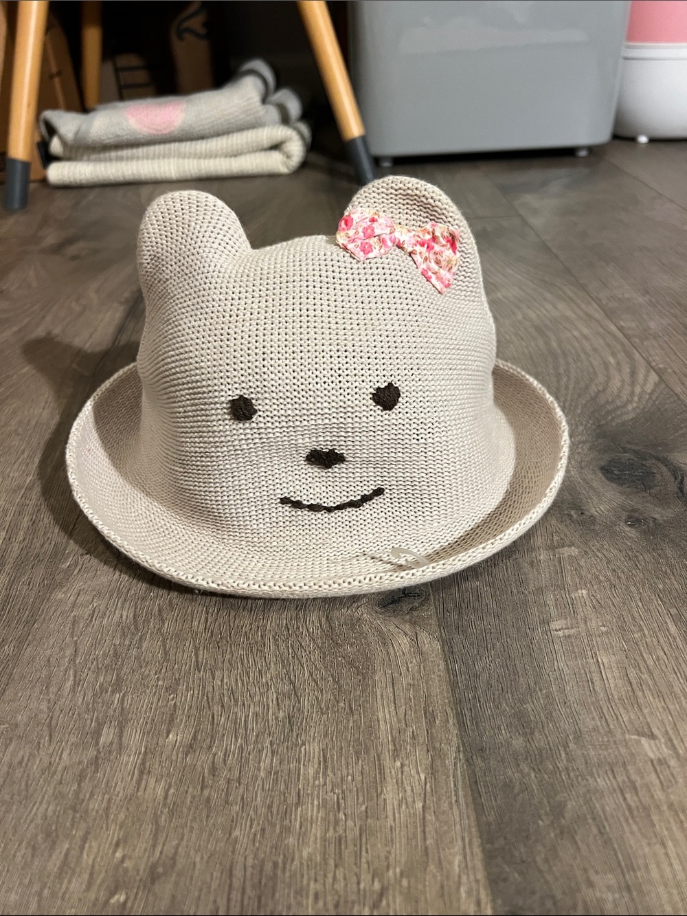 Nwt girls monsoon Knit Bear Sun Hat with Bow size 3-6yrs